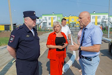 Геннадий Аверьянов: «К 1 сентября пешеходные переходы в местах скопления детей станут безопасными»